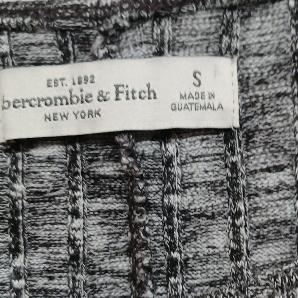 Abercrombie Girl's Gray Knee-Length Sweater Dress Size Small - Picture 2 of 4